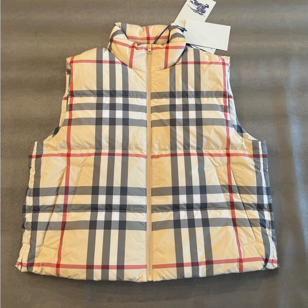 Burberry Women’s Beige Check Puffer Vest. Size L
